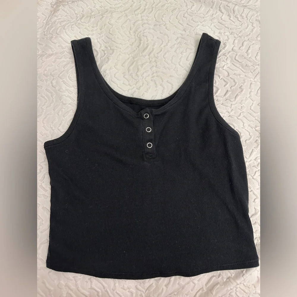 Cropped Tank - Picture 1 of 2